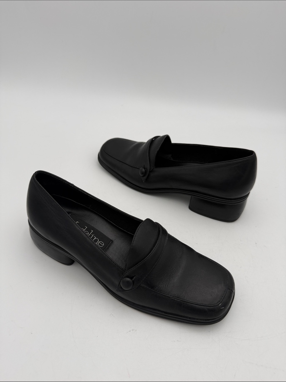Vintage Madeline Black Leather Slip-On Loafers women 7M casual office Y2K retro